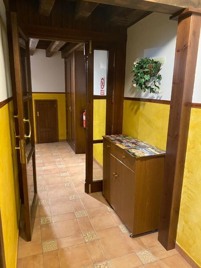 Mikaela Planta Baja-Con Patio Apartment Ел Бурго де Осма Екстериор снимка